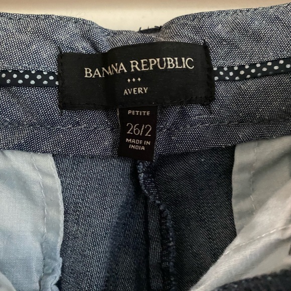 Banana Republic Capris Pants - Picture 2 of 4